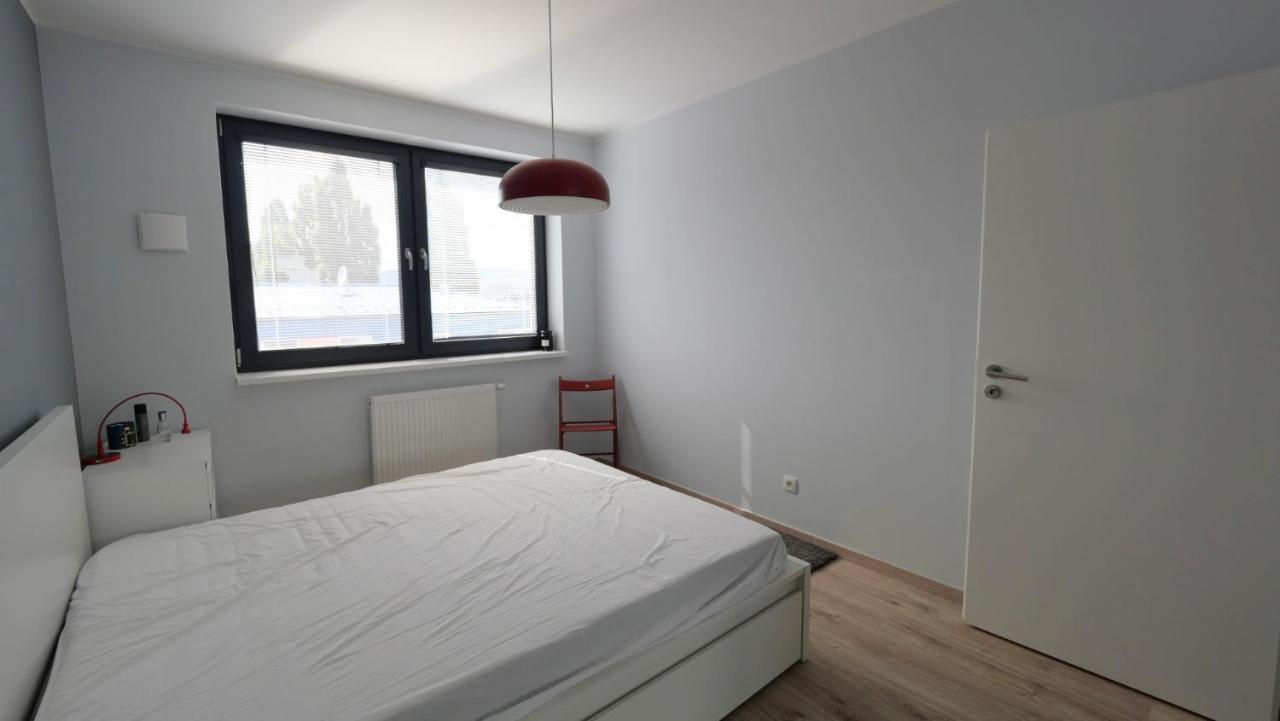 Air-Conditioned, 2 Room Apartment With Terrace Братислава Экстерьер фото