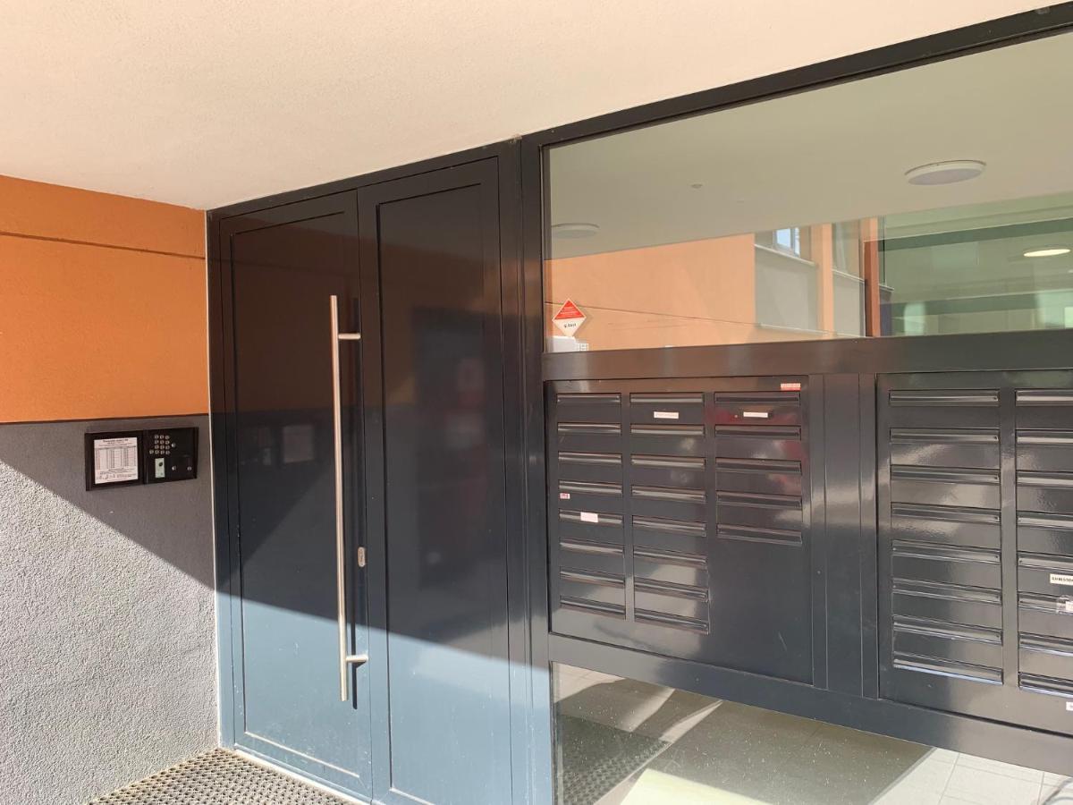 Air-Conditioned, 2 Room Apartment With Terrace Братислава Экстерьер фото