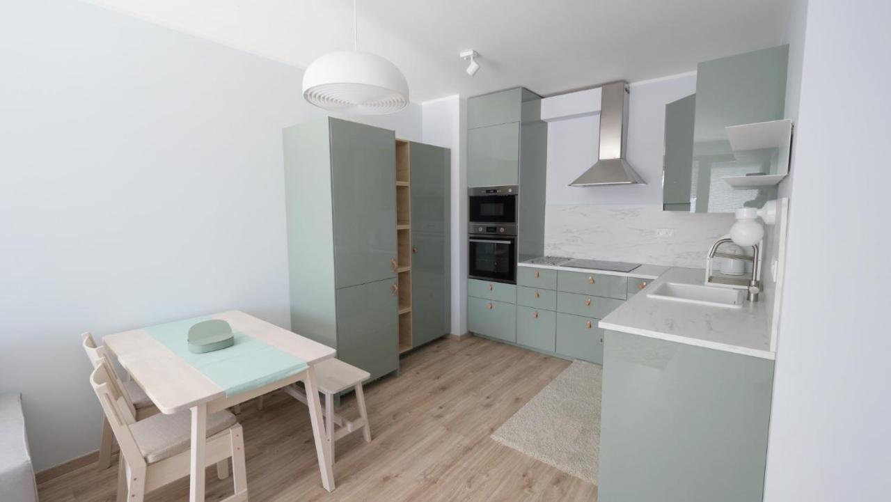 Air-Conditioned, 2 Room Apartment With Terrace Братислава Экстерьер фото